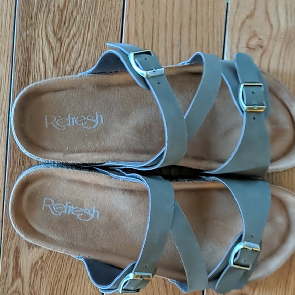 Sandals - Picture 3 of 3